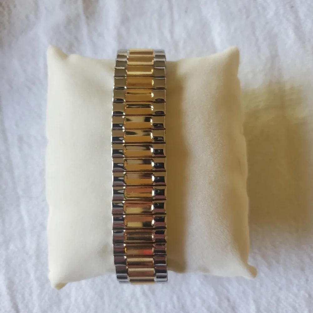 Lindenwold Vintage Silver & Gold Toned Second Hand & Date‎ Elastic Band Watch